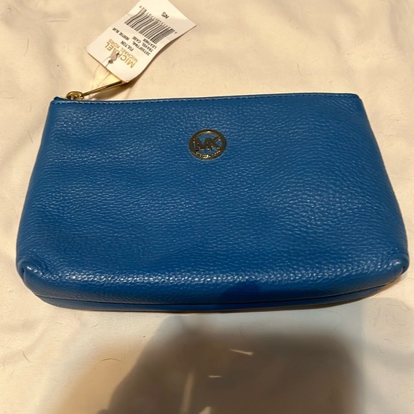NWT Michael Kors Leather Travel Case - Picture 1 of 6